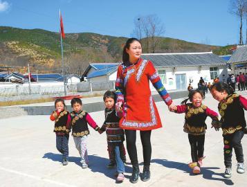 代表委員熱議“一村一幼”計劃如何提質(zhì)增效 讓民族地區(qū)的孩子從能入園到入好園