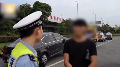 四歲兒子開車兩歲女兒坐副駕，道路交通安全不容忽視